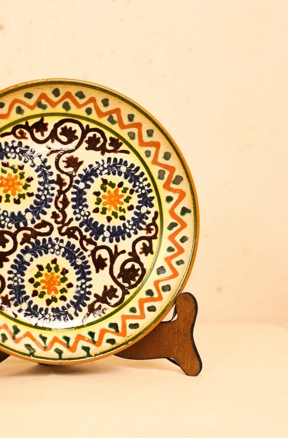 Ceramic plate