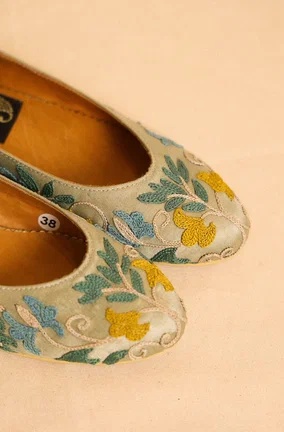 Shoe